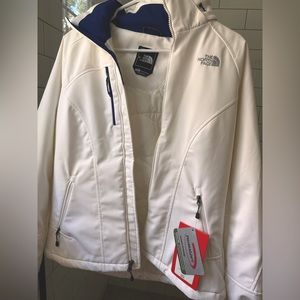 Brand new Women’s North Face Jacket Size Medium in white